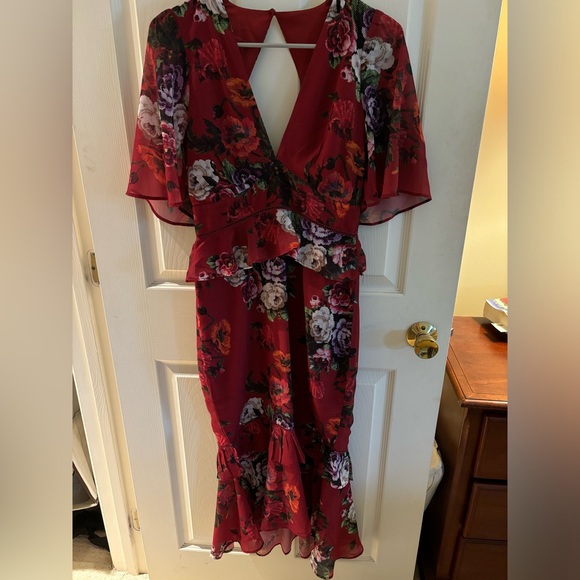 Hope & Ivy Flutter Sleeve Midi Tea Dress in Mixed Floral - Picture 5 of 9